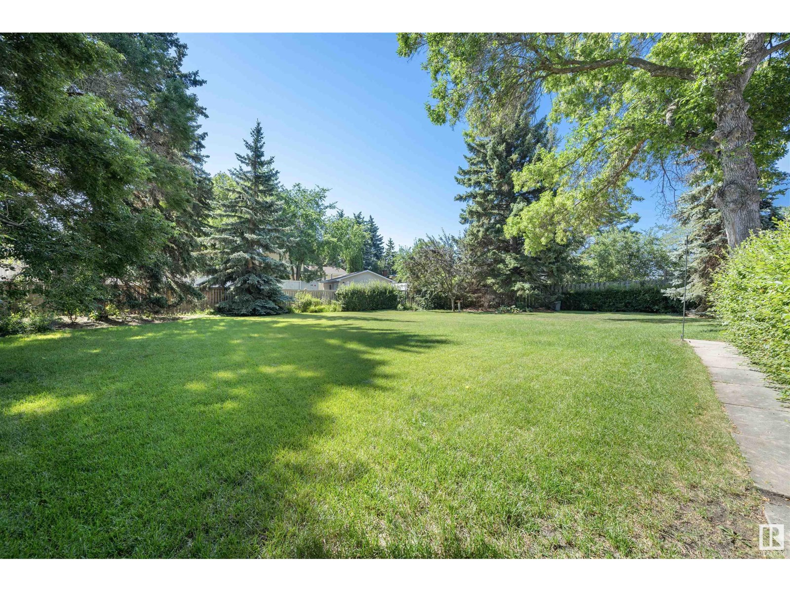 Photo 35 of 12411 47 Av Nw, Edmonton AB