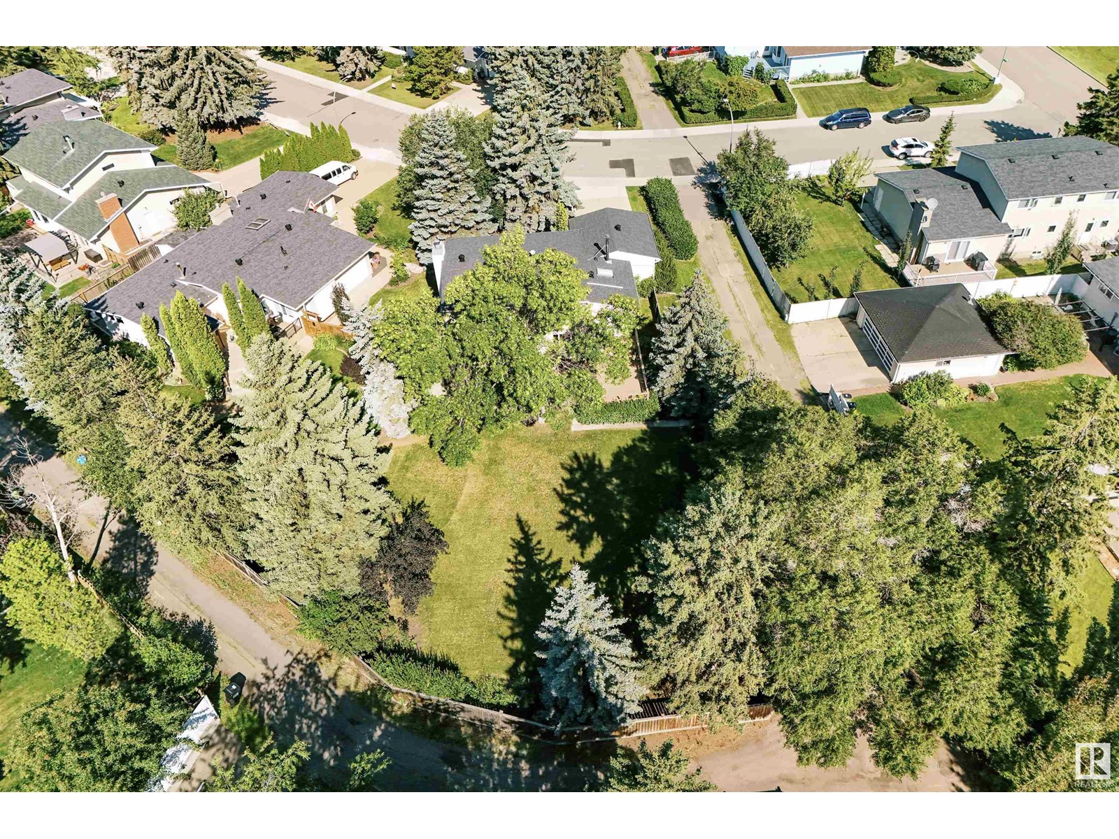 Photo 45 of 12411 47 Av Nw, Edmonton AB