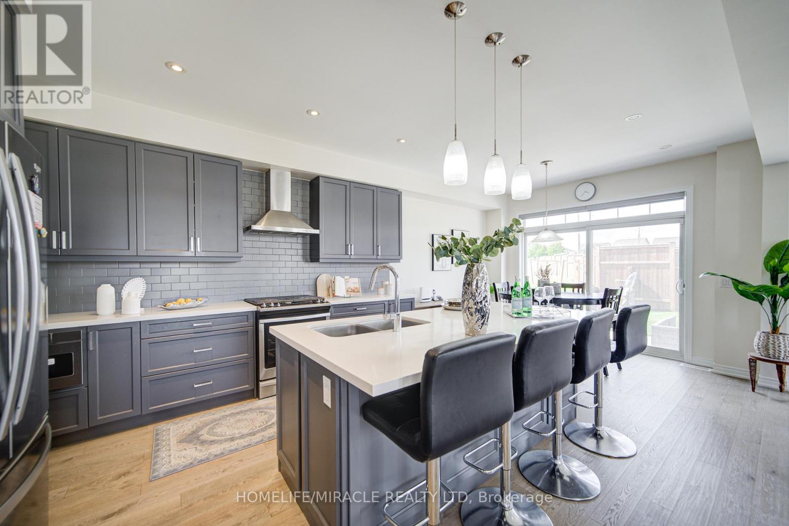 Photo 17 of 2 William Dunlop Street, Kitchener ON