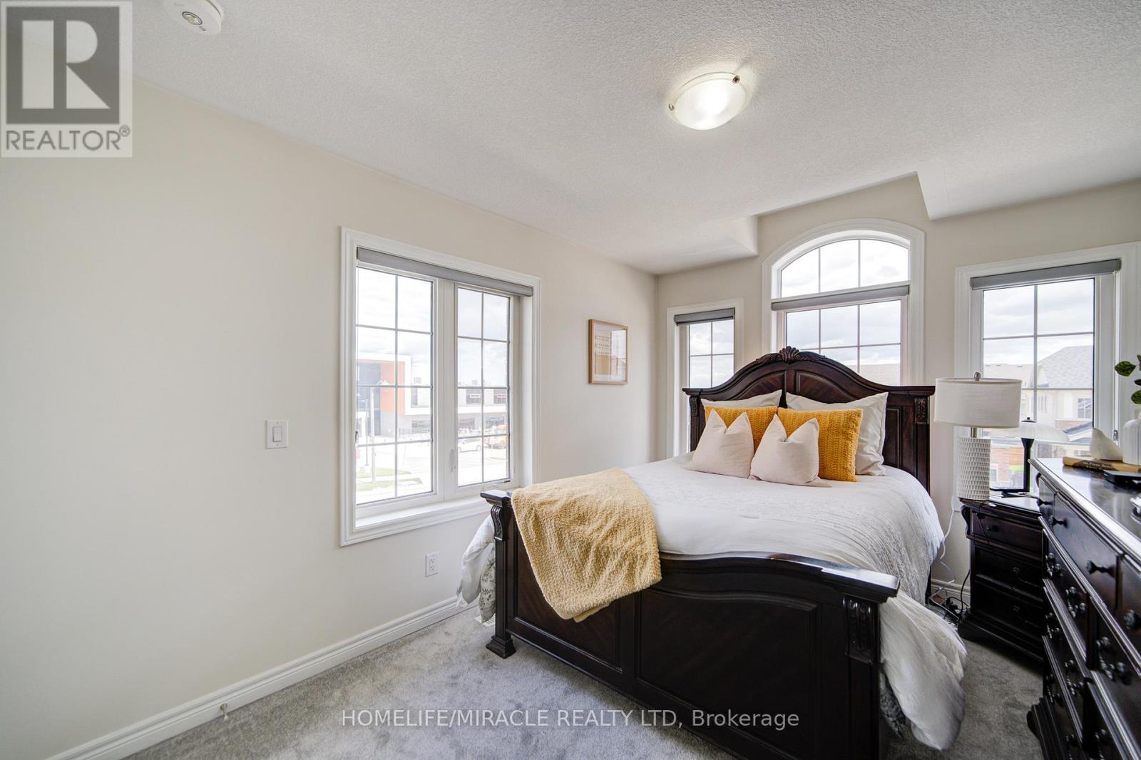 Photo 34 of 2 William Dunlop Street, Kitchener ON