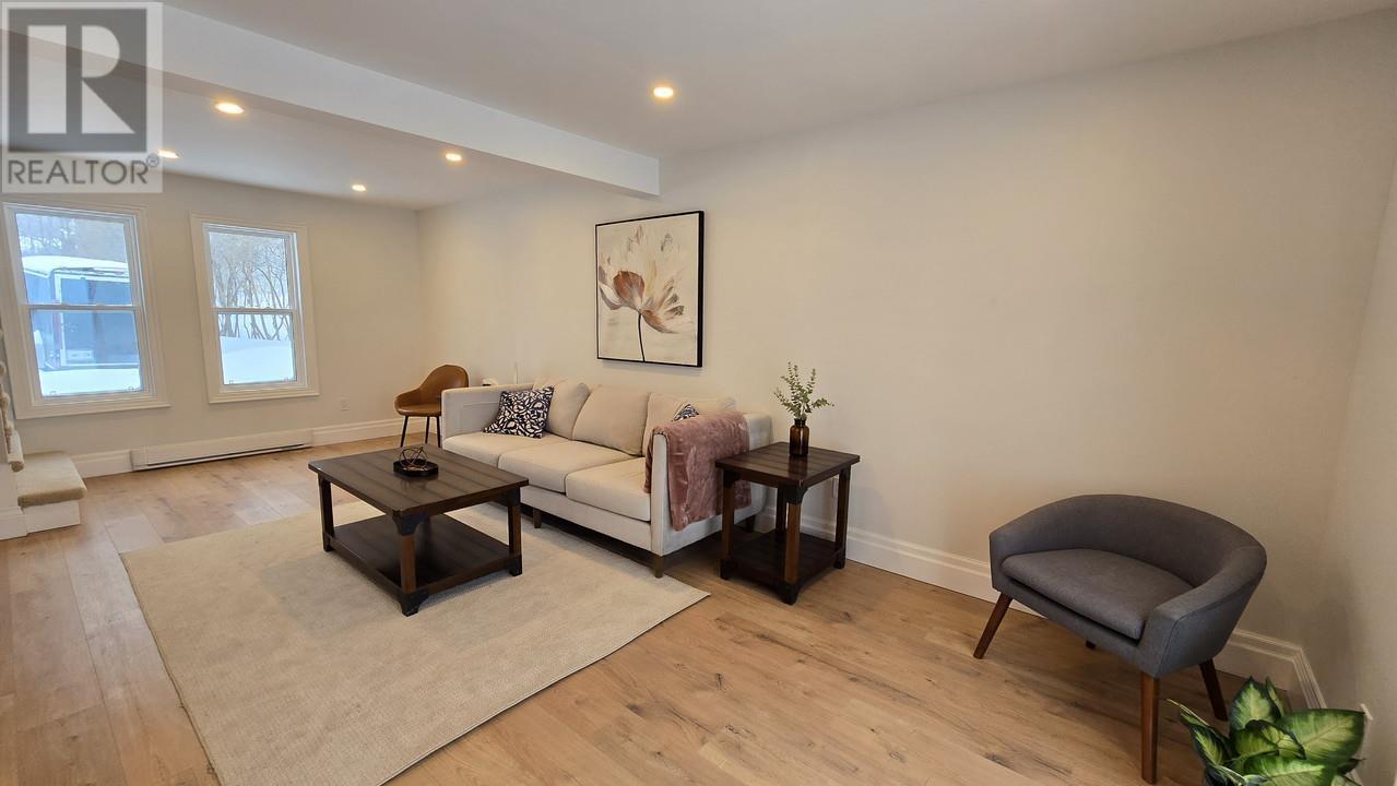Photo 11 of 44 Pinder Dr, Prince Township ON