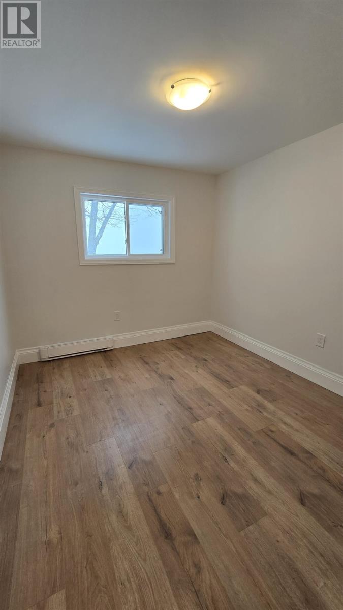 Photo 24 of 44 Pinder Dr, Prince Township ON