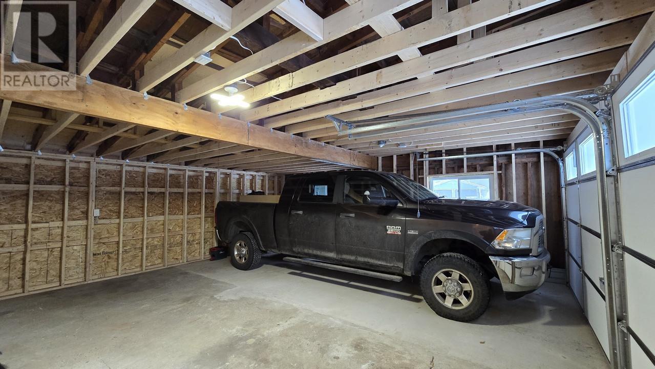 Photo 32 of 44 Pinder Dr, Prince Township ON