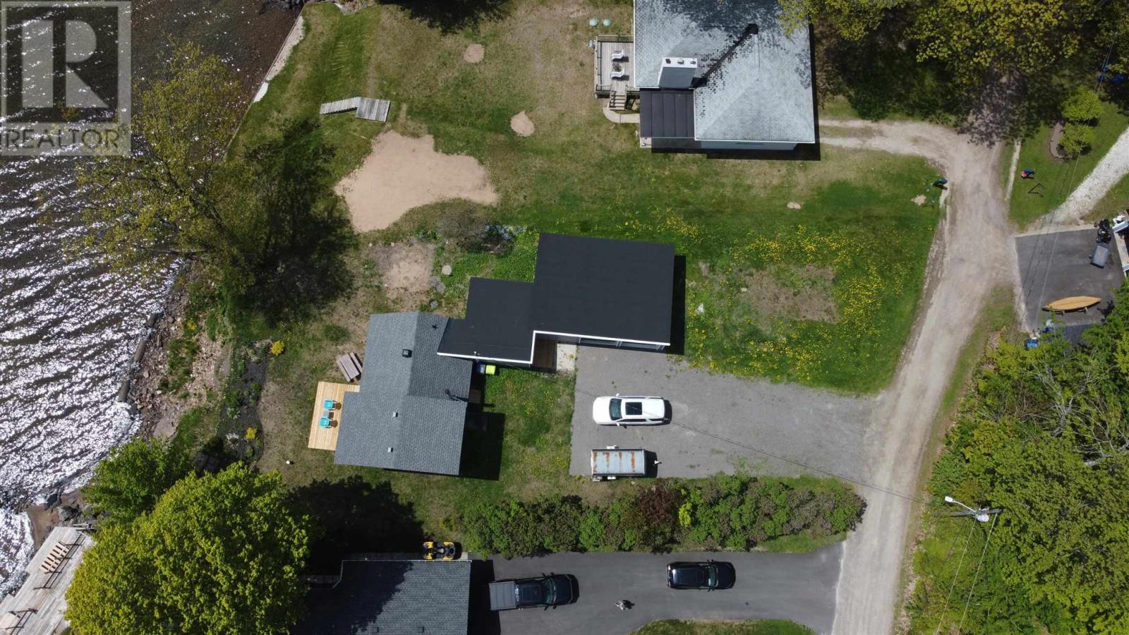 Photo 2 of 44 Pinder Dr, Prince Township ON