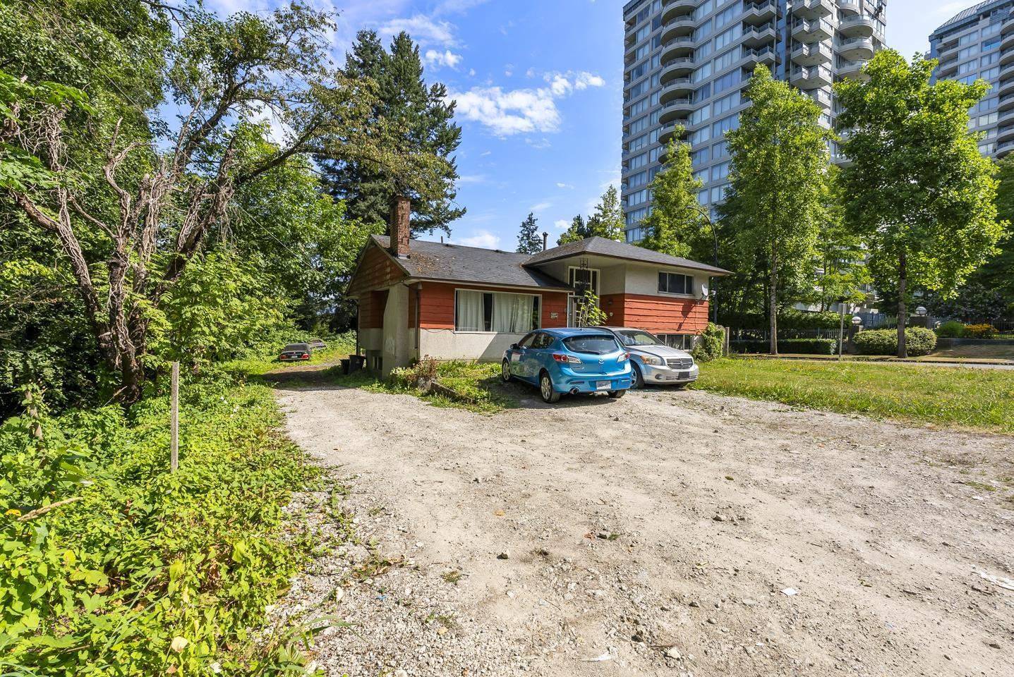 Photo 3 of 13321 108 Avenue, Surrey BC