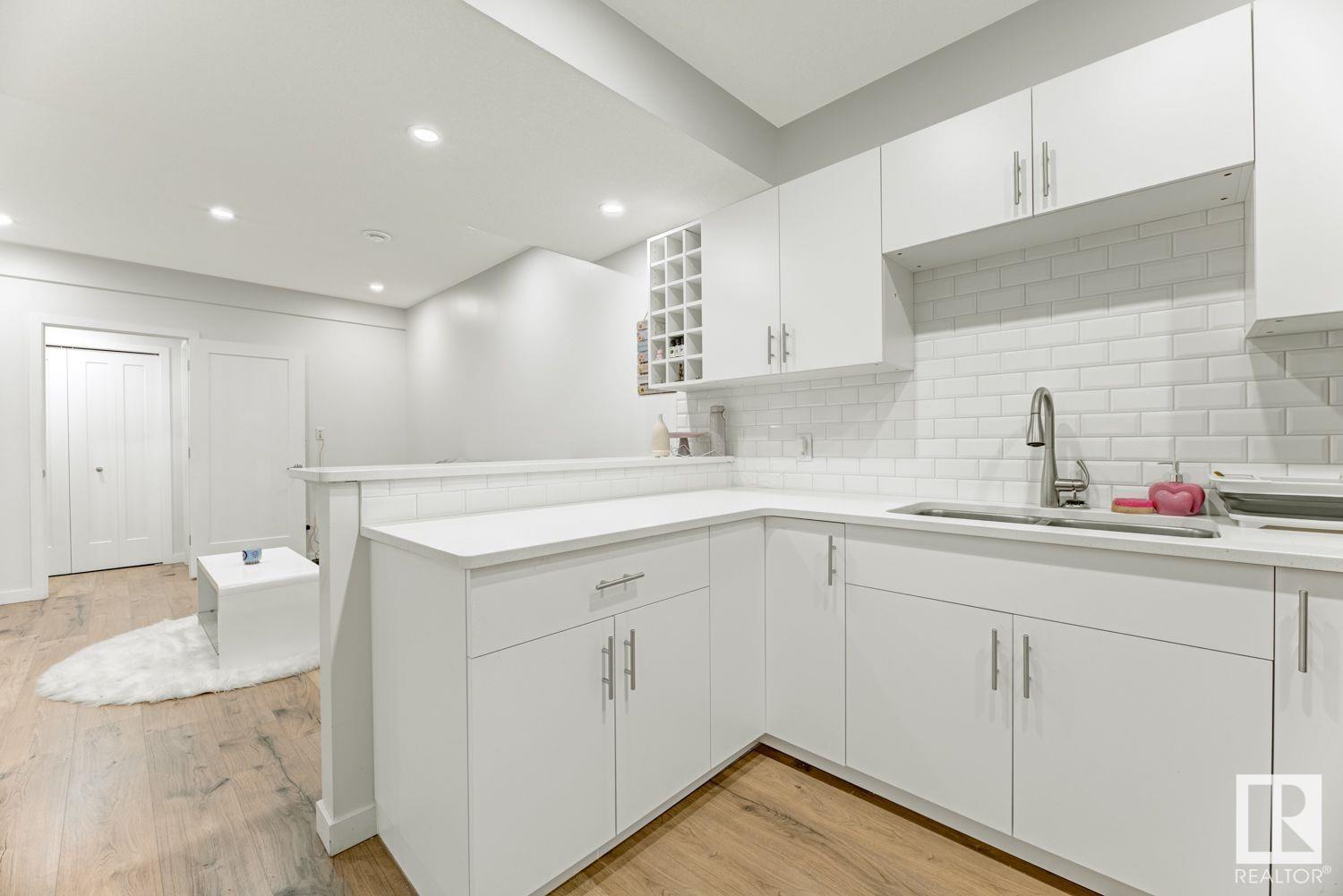 Photo 30 of 17024 45 St Nw, Edmonton AB