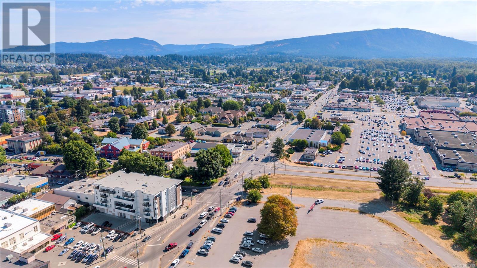 Photo 3 of 403 15 Canada Ave, Duncan BC
