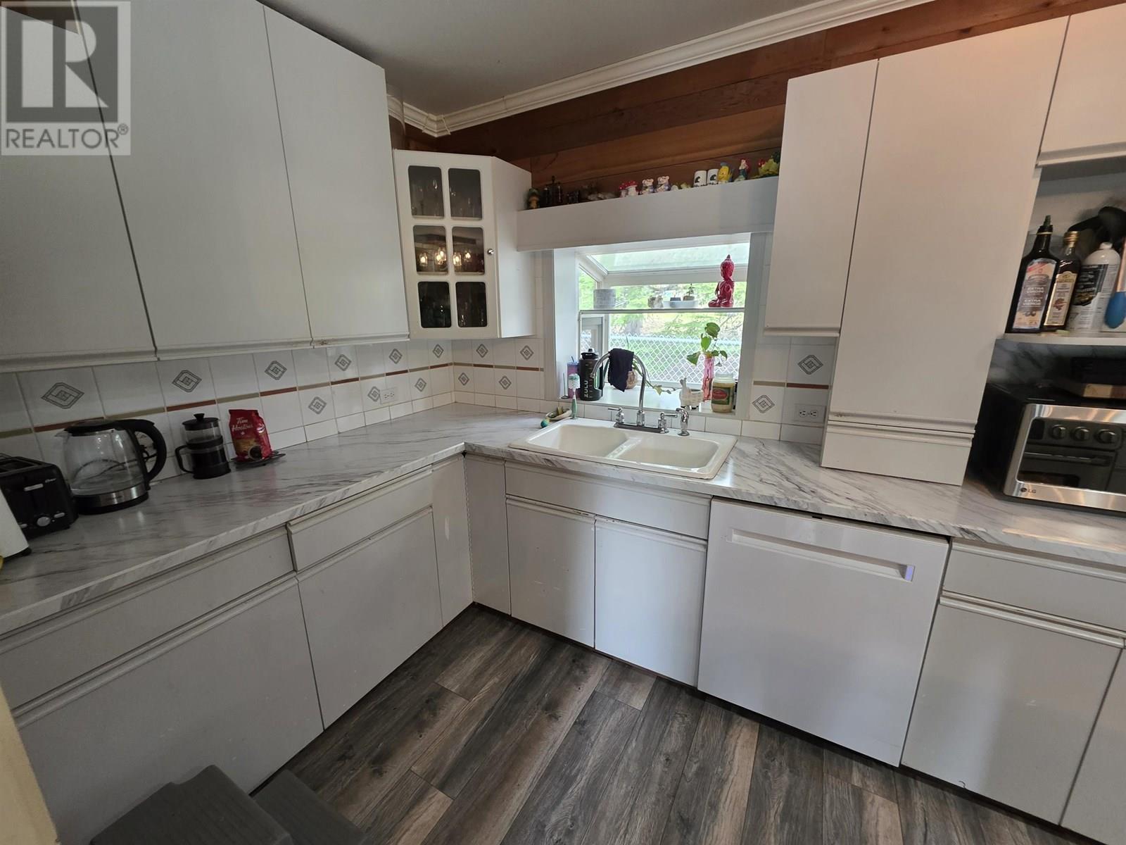 3703 KRUMM AVENUE, Terrace