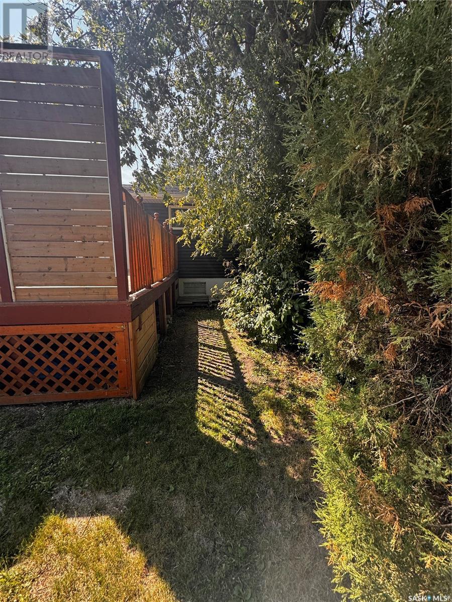 Photo 38 of 92 Scott Crescent, Weyburn SK