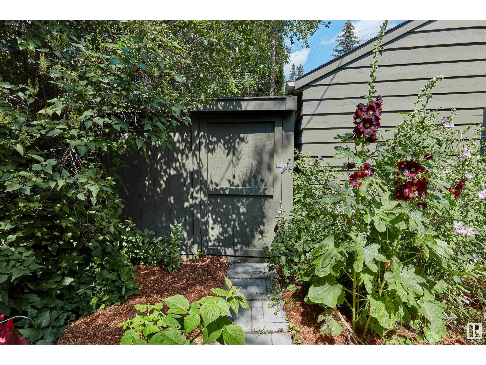 10303 GLENORA CR NW, Edmonton