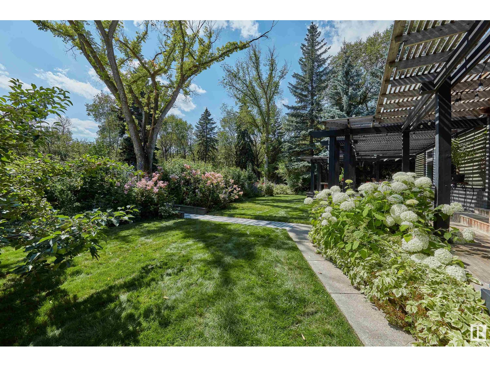 10303 GLENORA CR NW, Edmonton