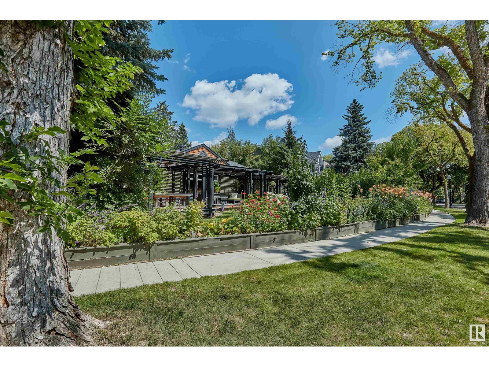 10303 GLENORA CR NW, Edmonton