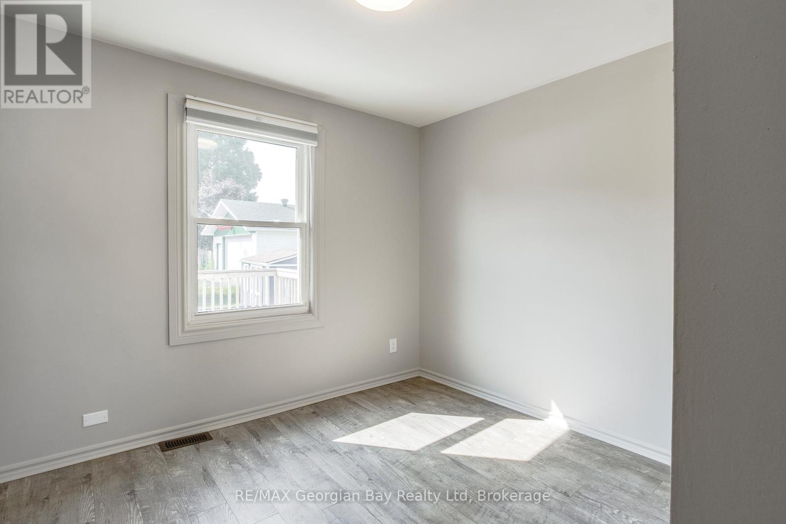 Photo 11 of 16 Edward Street, Penetanguishene ON