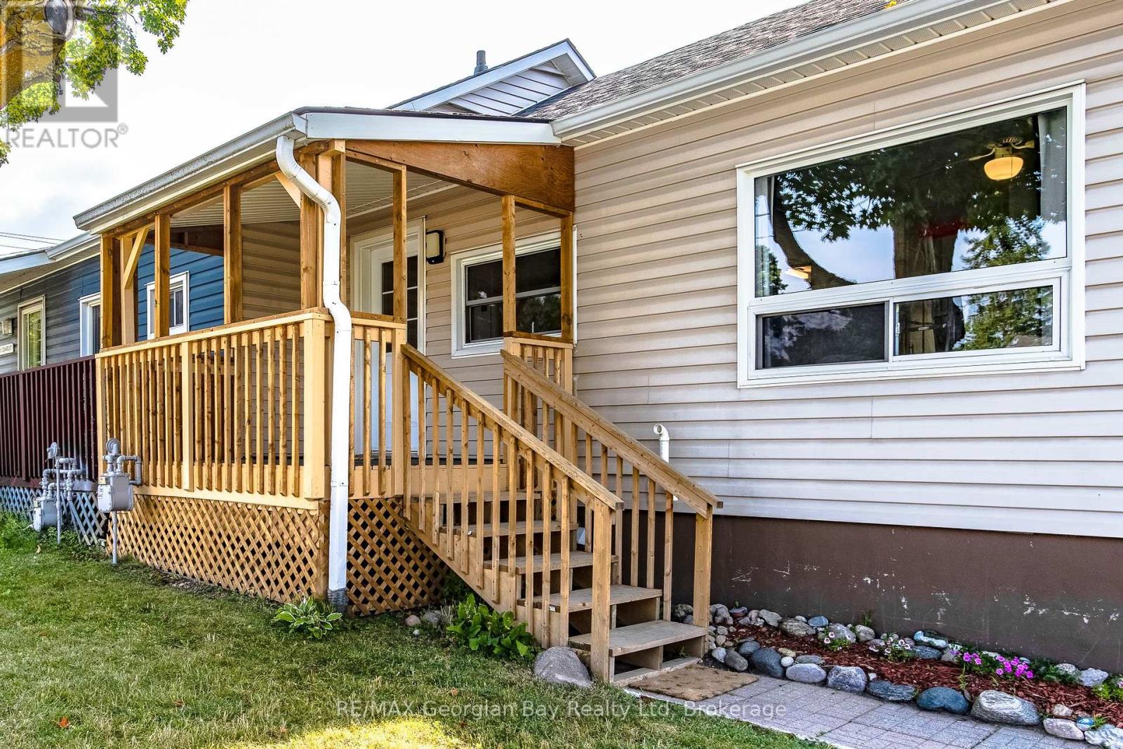 Photo 25 of 16 Edward Street, Penetanguishene ON