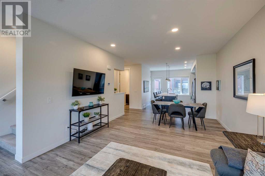 Single Family House for Sale in  Greenbriar Common NW Greenwood/Greenbriar Calgary 