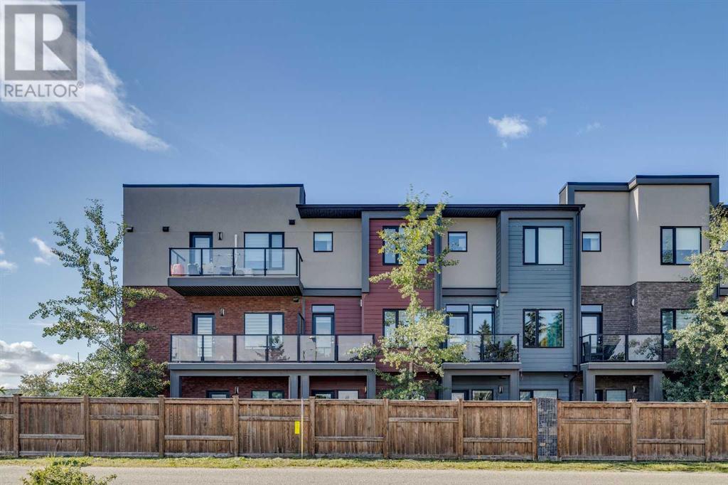 Single Family House for Sale in  Greenbriar Common NW Greenwood/Greenbriar Calgary 