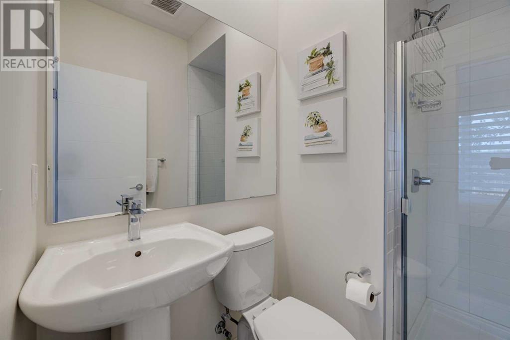 Single Family House for Sale in  Greenbriar Common NW Greenwood/Greenbriar Calgary 