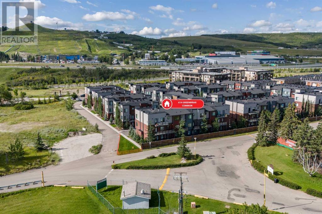 Single Family House for Sale in  Greenbriar Common NW Greenwood/Greenbriar Calgary 