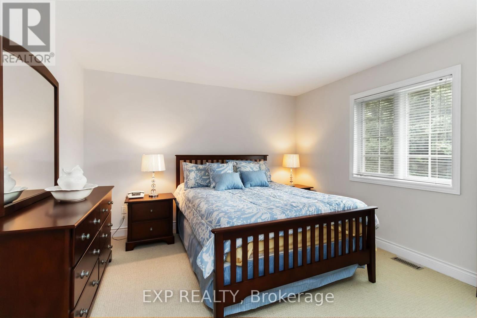 Photo 23 of 1401 Tamworth Court, Burlington ON