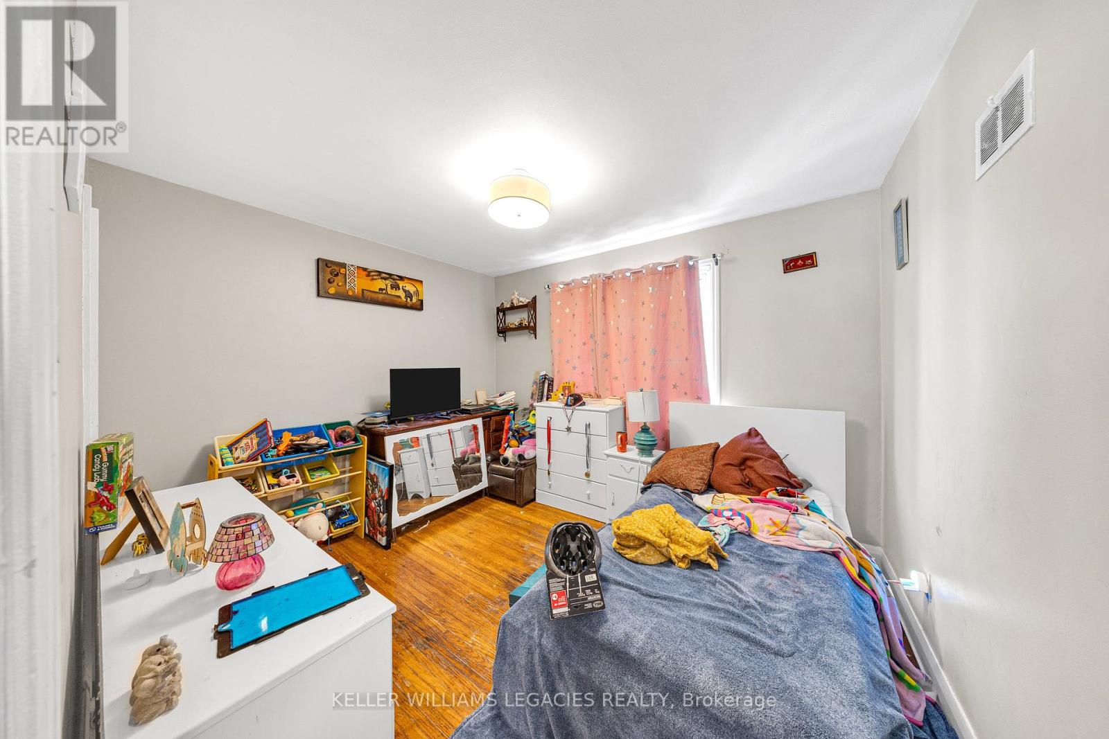 Photo 30 of 710 Cameron Street, Peterborough Central ON