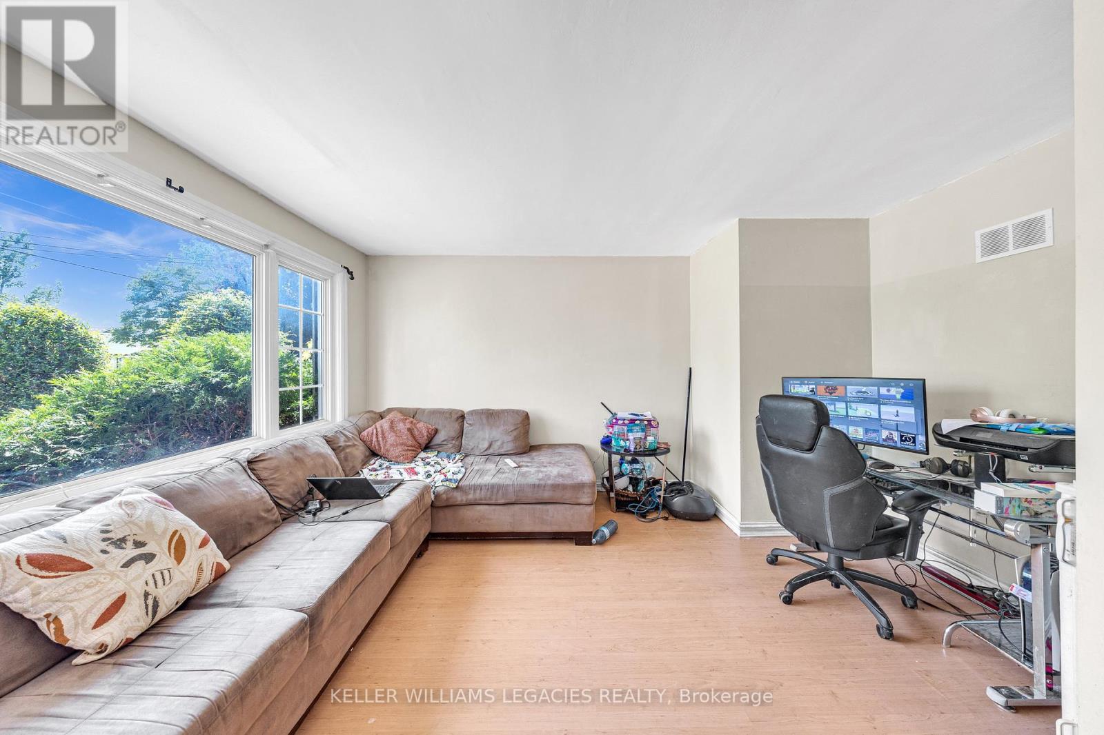 Photo 18 of 710 Cameron Street, Peterborough Central ON