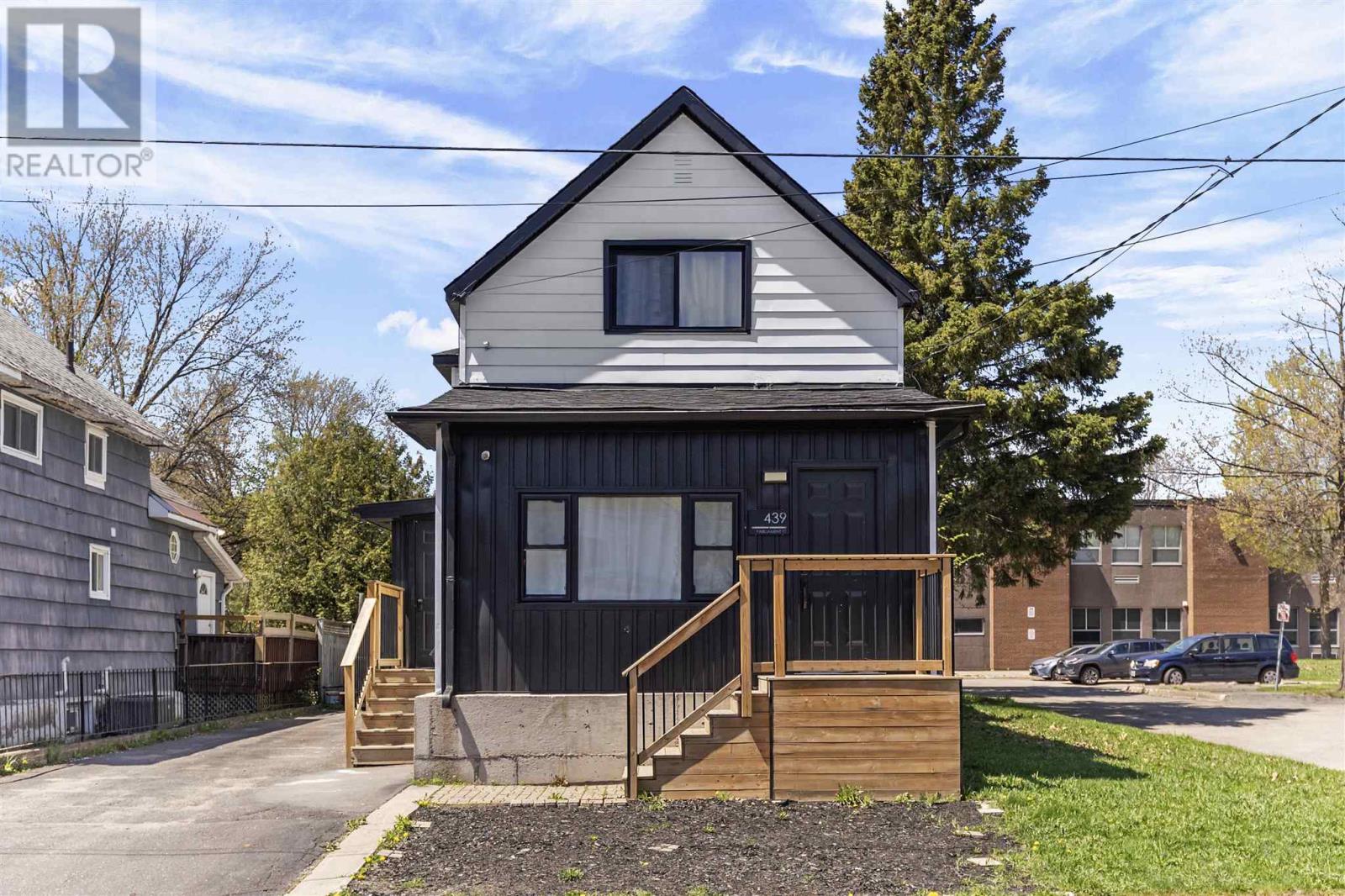 Photo 2 of 439 Parliament St, Sault Ste Marie ON