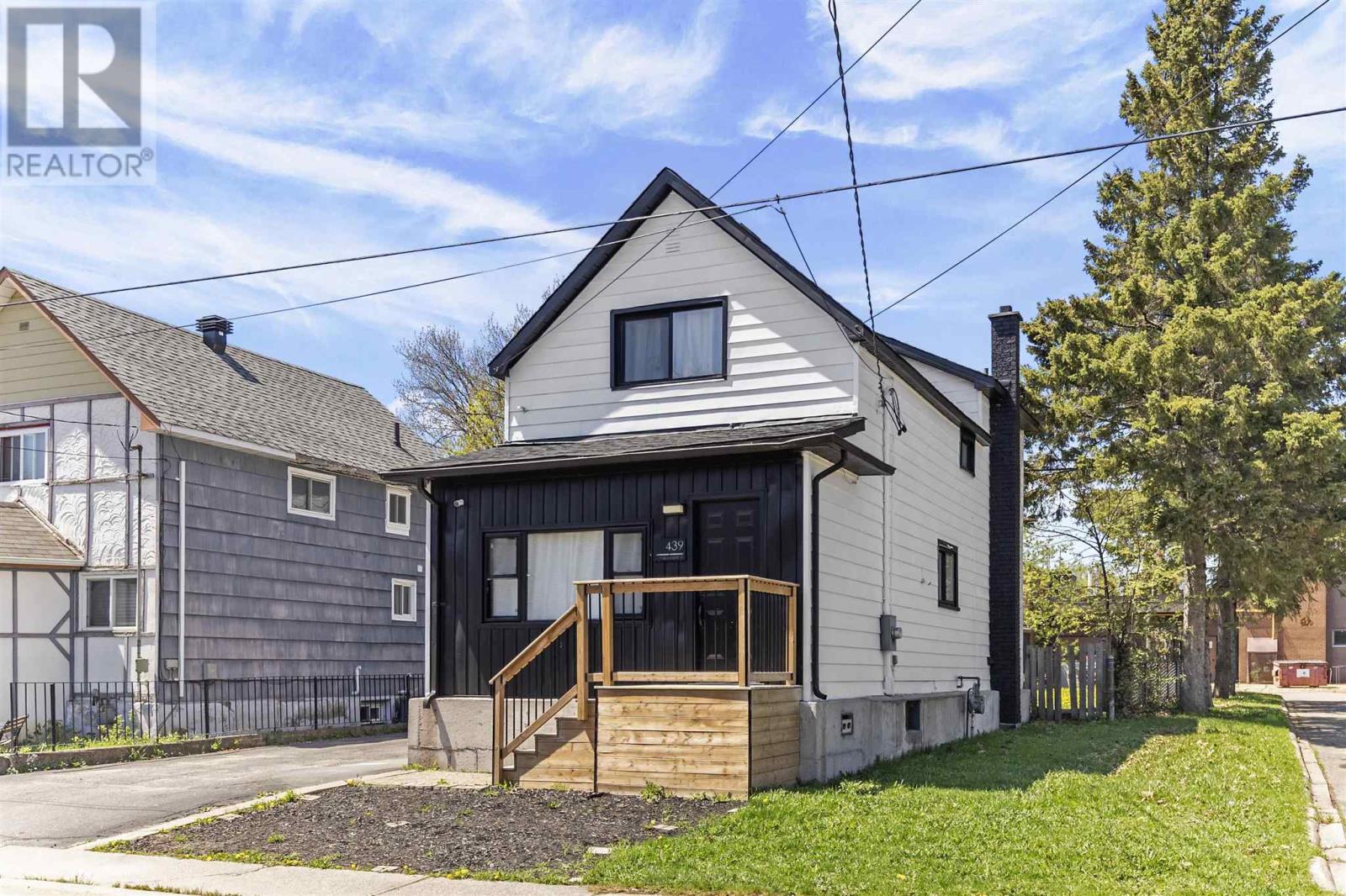 Photo 3 of 439 Parliament St, Sault Ste Marie ON