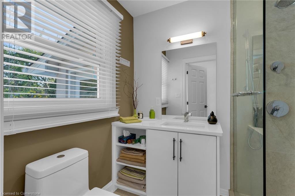 Photo 16 of 83 Dorchester Drive, Grimsby ON