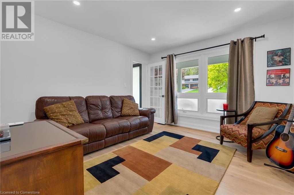 Photo 14 of 83 Dorchester Drive, Grimsby ON