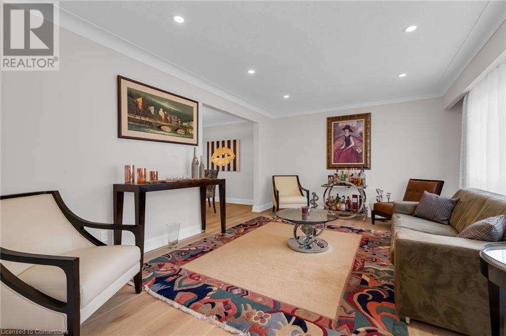 Photo 12 of 83 Dorchester Drive, Grimsby ON