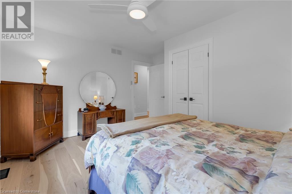 Photo 29 of 83 Dorchester Drive, Grimsby ON