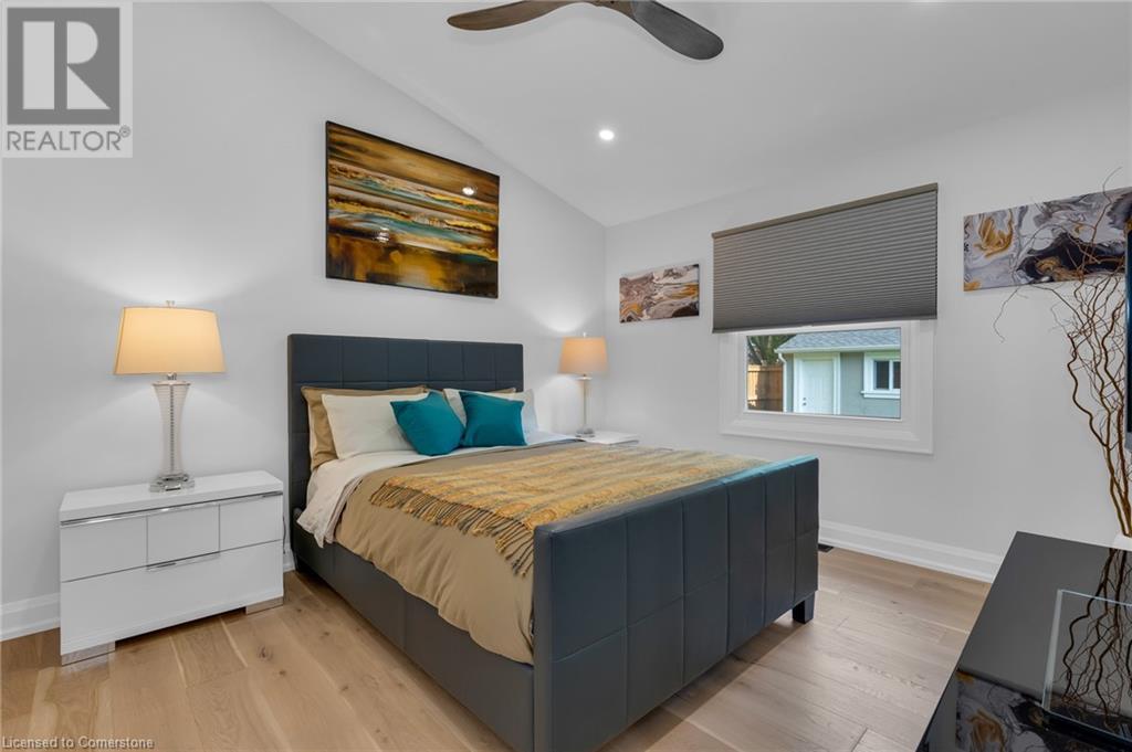 Photo 17 of 83 Dorchester Drive, Grimsby ON