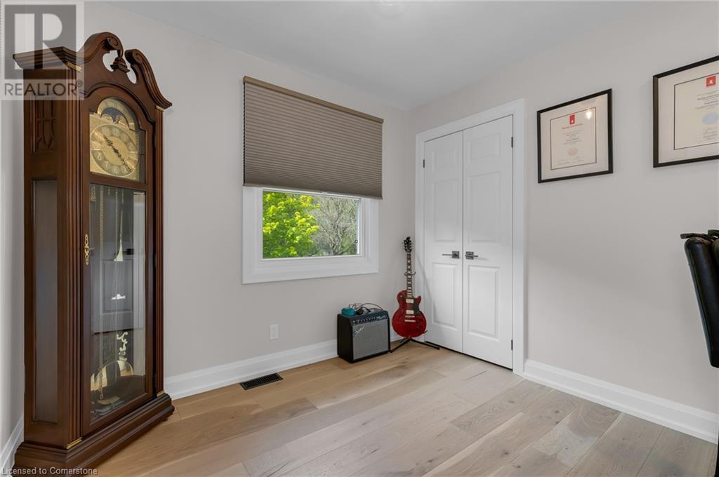 Photo 30 of 83 Dorchester Drive, Grimsby ON