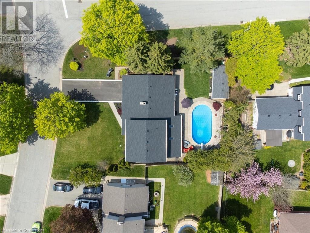 Photo 43 of 83 Dorchester Drive, Grimsby ON