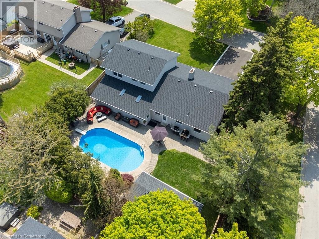 Photo 42 of 83 Dorchester Drive, Grimsby ON