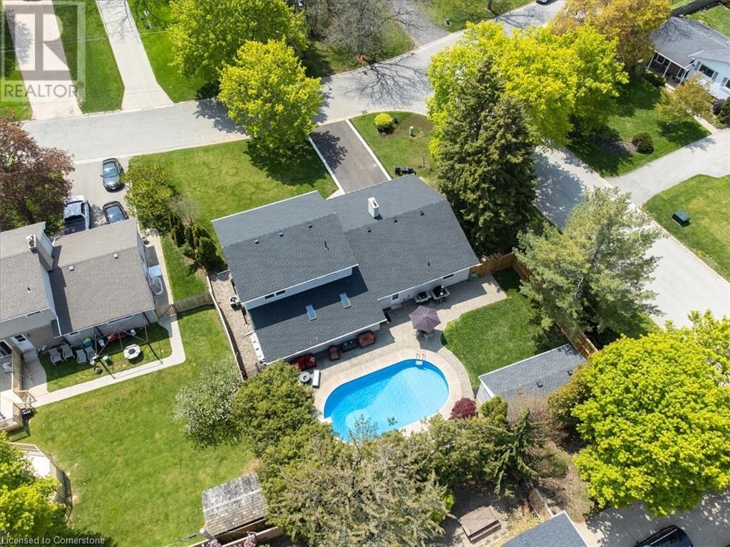 Photo 41 of 83 Dorchester Drive, Grimsby ON