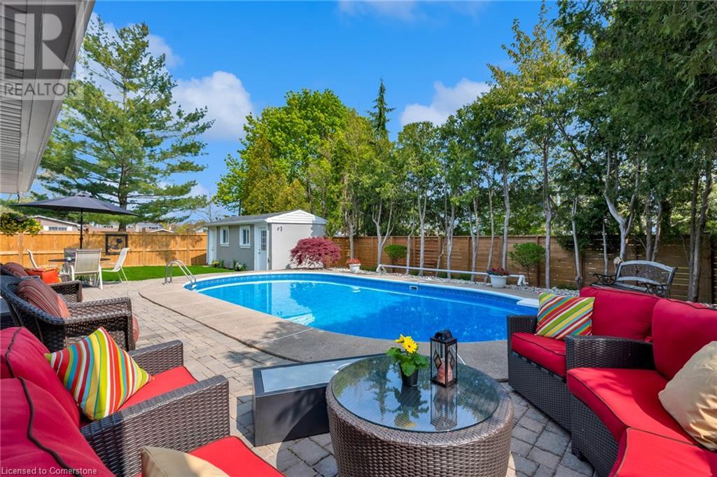 Photo 37 of 83 Dorchester Drive, Grimsby ON