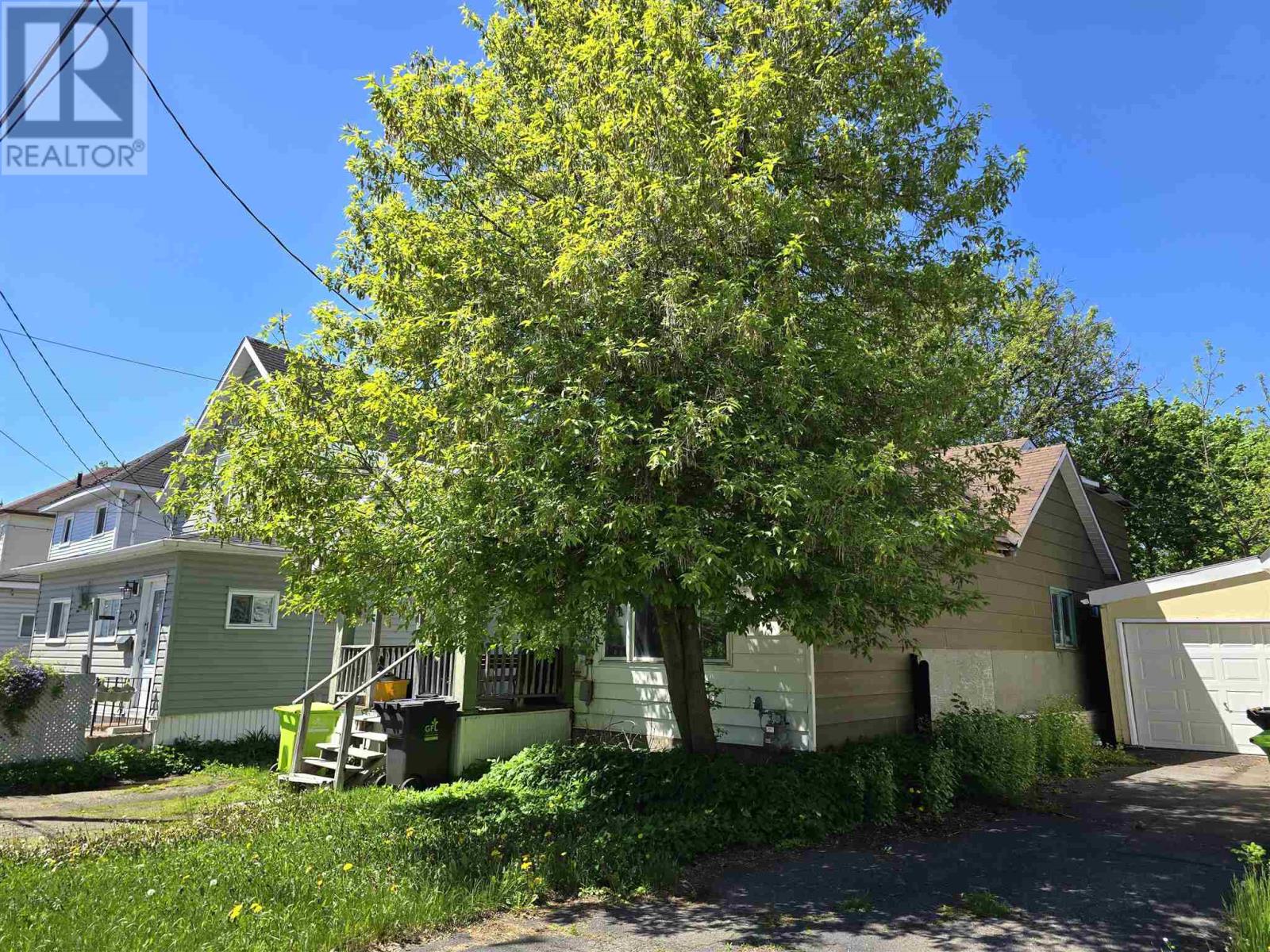 Photo 4 of 39 Grosvenor Ave, Sault Ste Marie ON