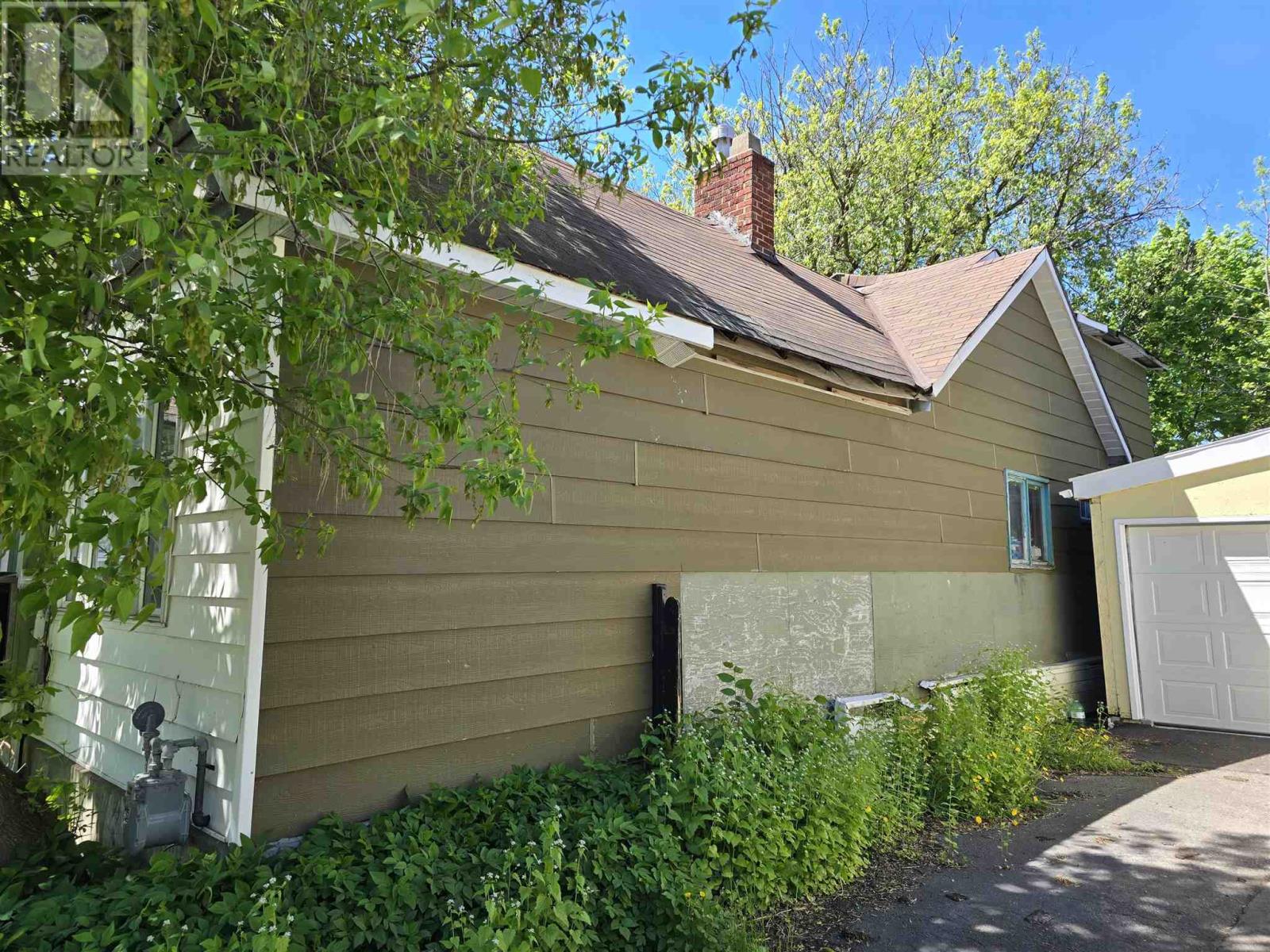Photo 8 of 39 Grosvenor Ave, Sault Ste Marie ON