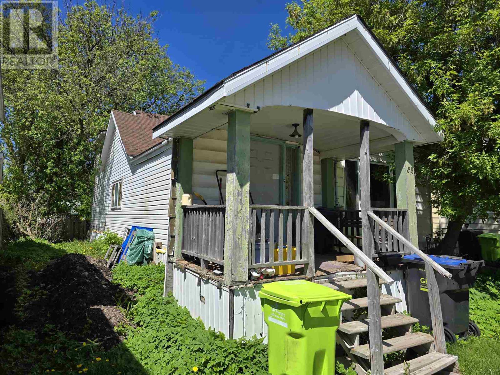 Photo 5 of 39 Grosvenor Ave, Sault Ste Marie ON