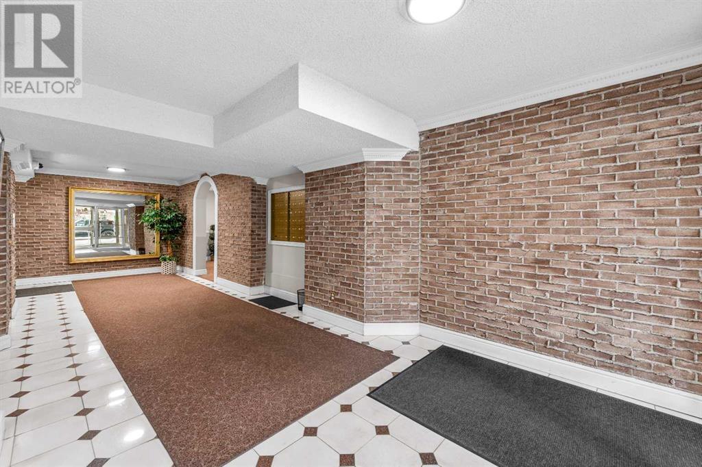 Single Family House for Sale in   Braeglen Close SW Braeside Calgary 