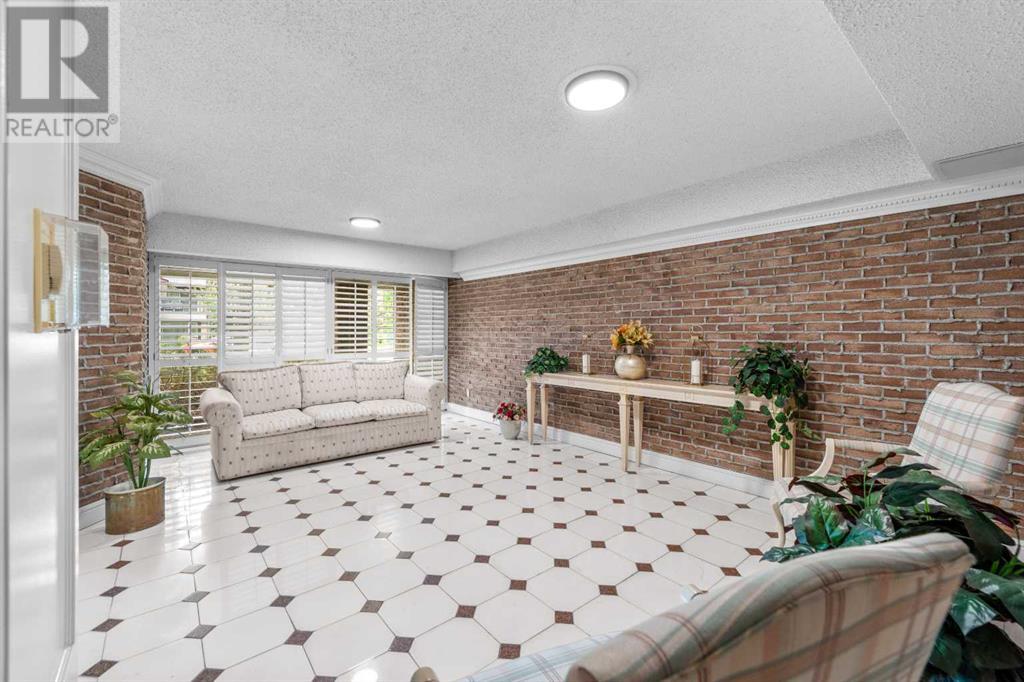 Single Family House for Sale in   Braeglen Close SW Braeside Calgary 