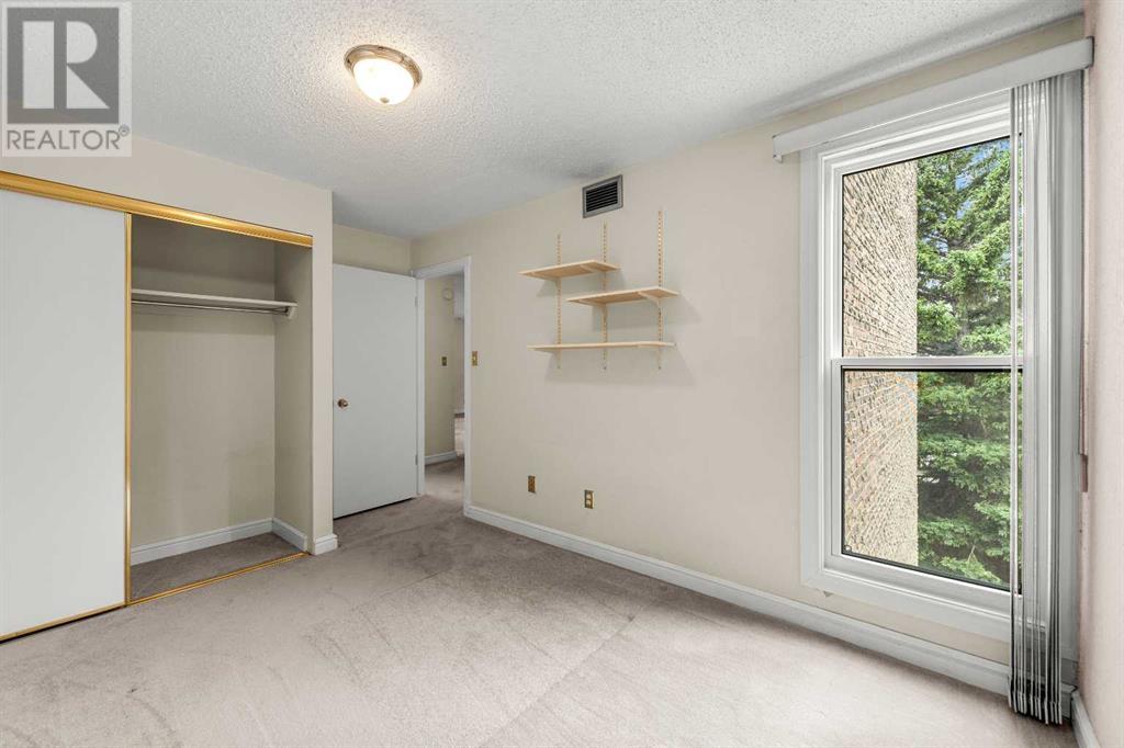 Single Family House for Sale in   Braeglen Close SW Braeside Calgary 