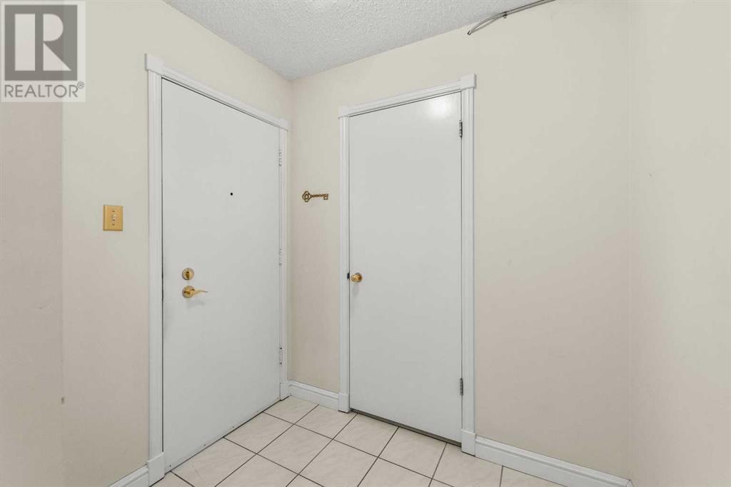 Single Family House for Sale in   Braeglen Close SW Braeside Calgary 