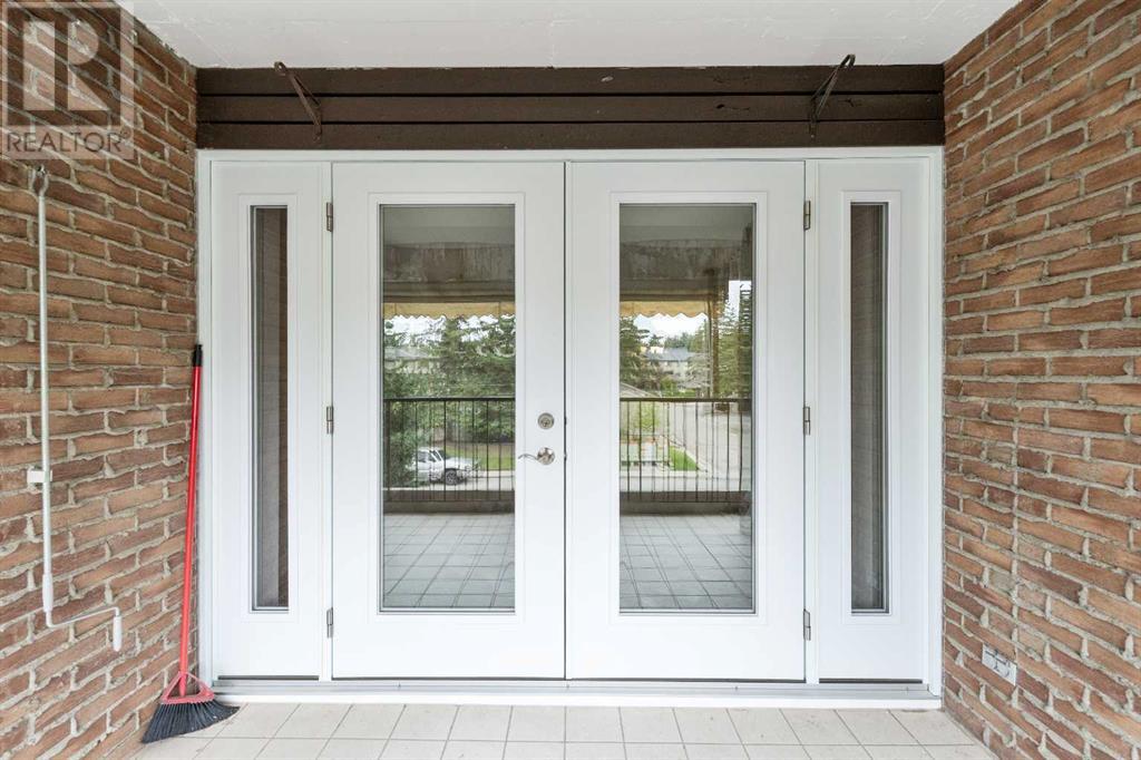 Single Family House for Sale in   Braeglen Close SW Braeside Calgary 
