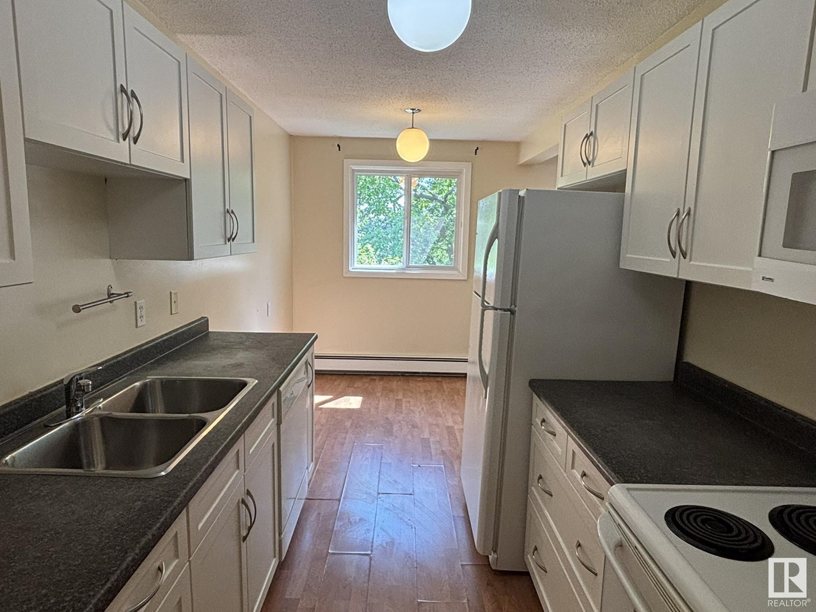 Photo 3 of 301 11308 108 Av Nw Nw, Edmonton AB