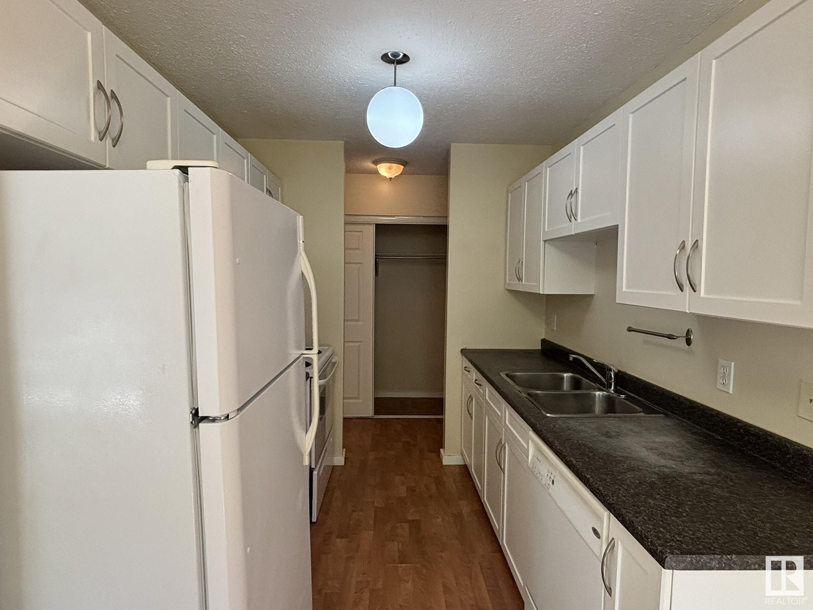Photo 6 of 301 11308 108 Av Nw Nw, Edmonton AB