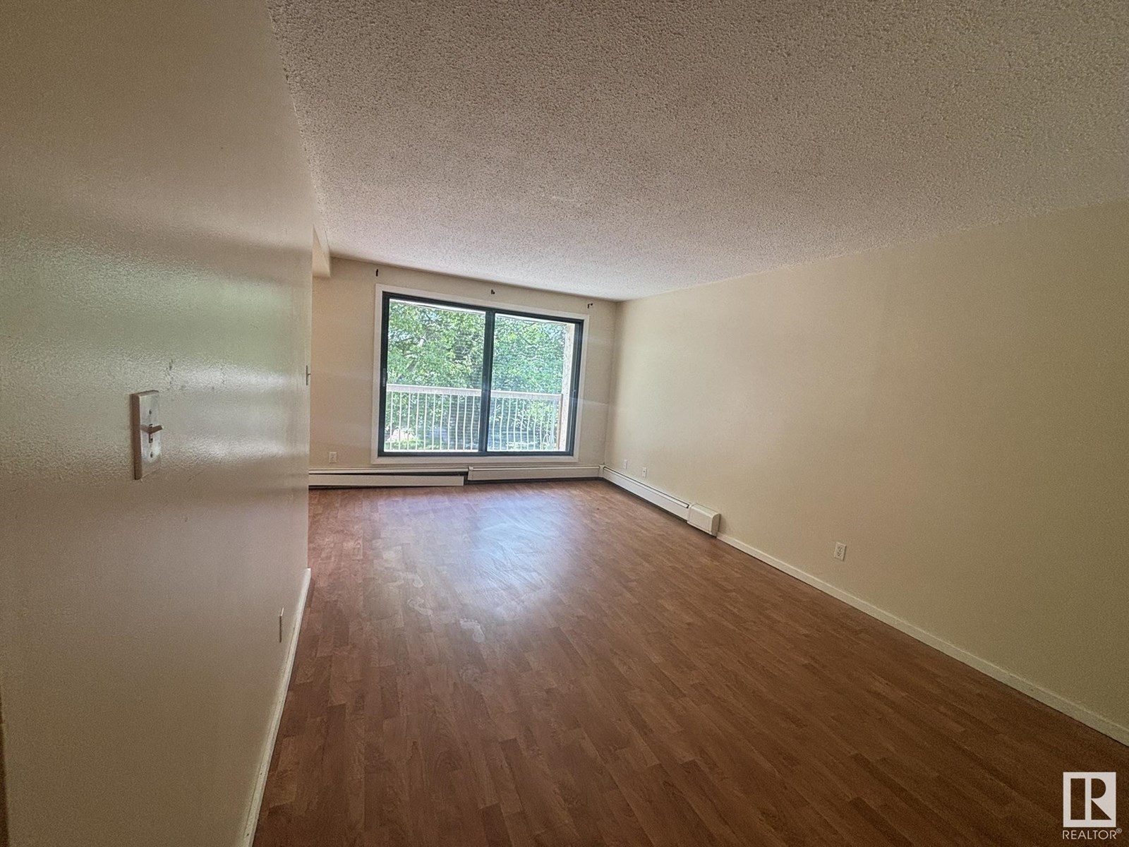 Photo 11 of 301 11308 108 Av Nw Nw, Edmonton AB