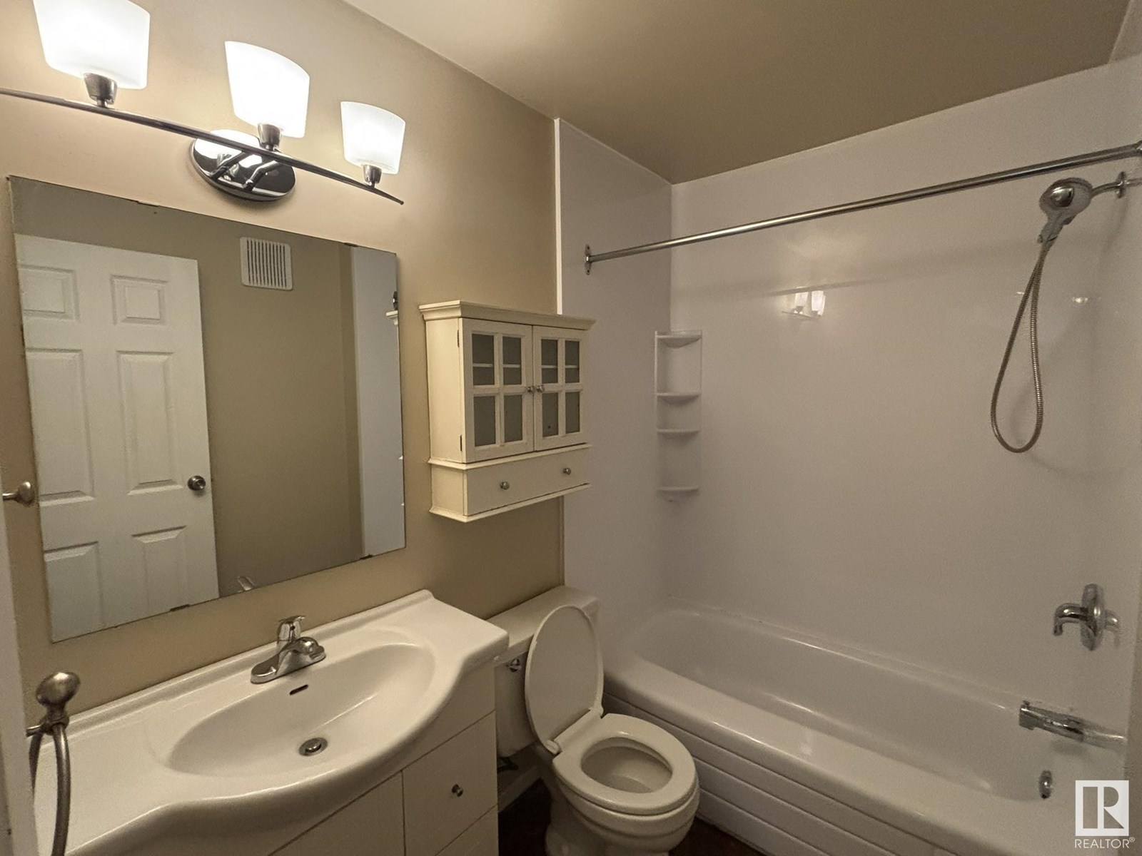 Photo 8 of 301 11308 108 Av Nw Nw, Edmonton AB