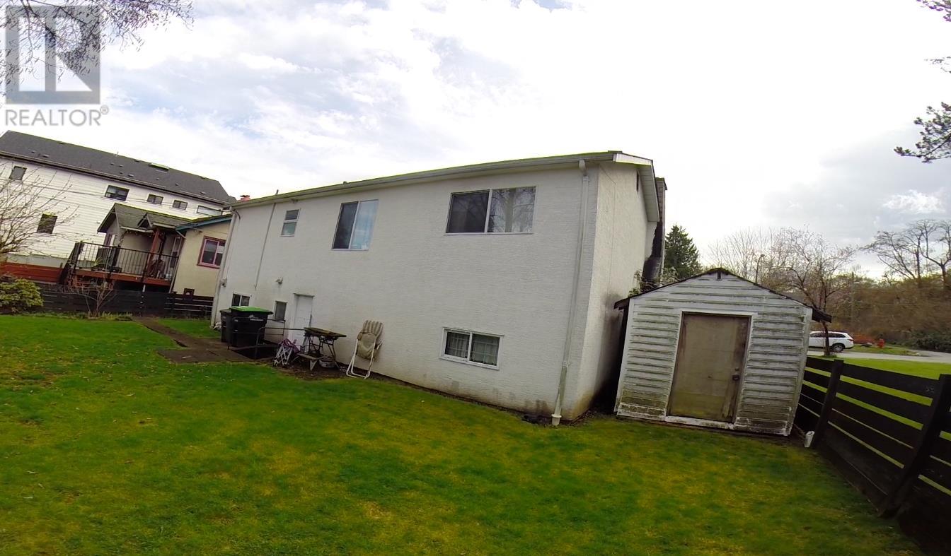Photo 13 of 2925 E 25th Avenue, Vancouver BC